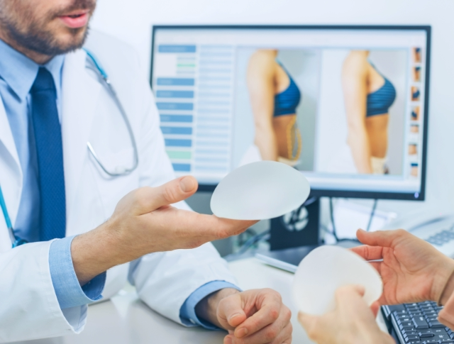 chirurgo seno rifatto